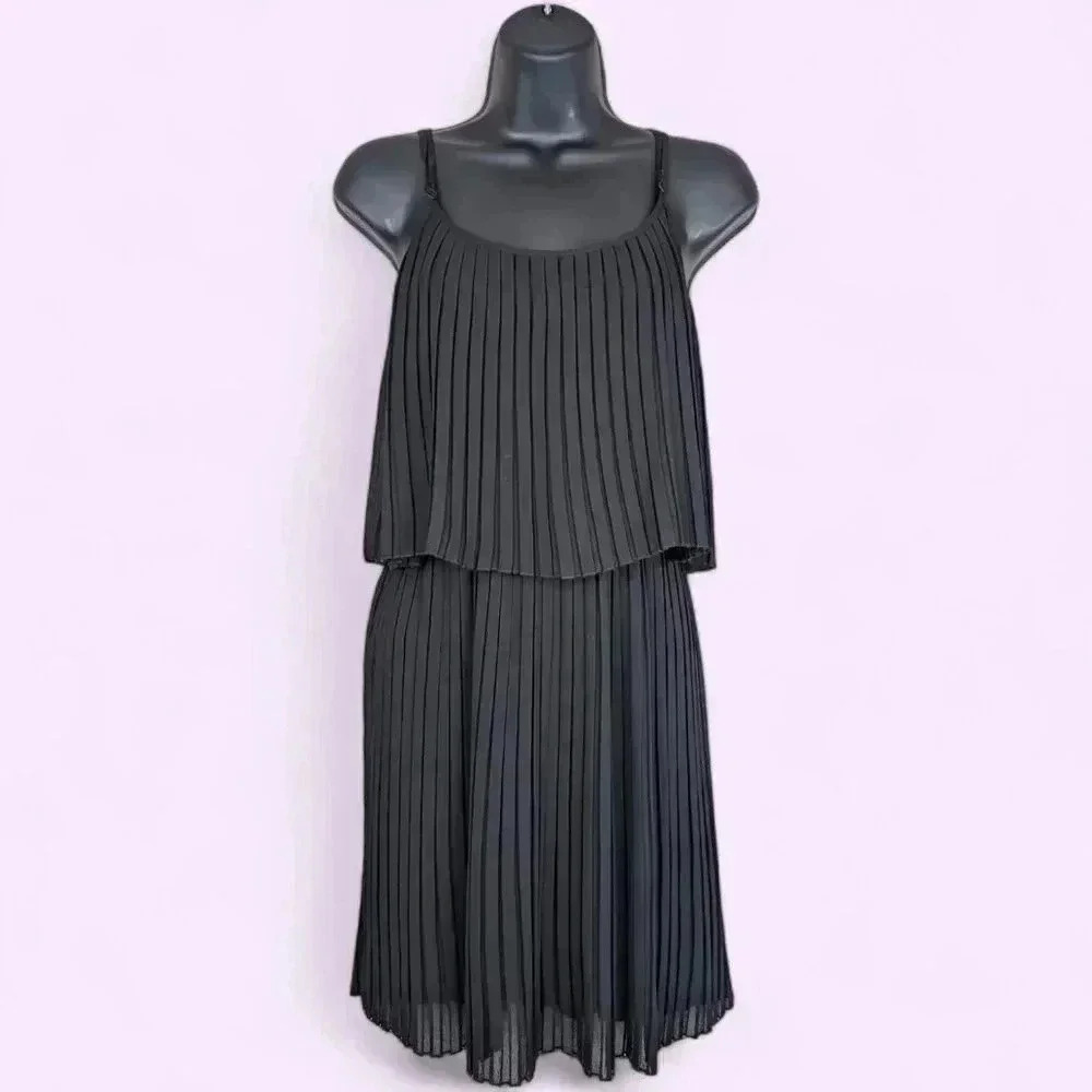 HAVE Black Layered Pleated Dress